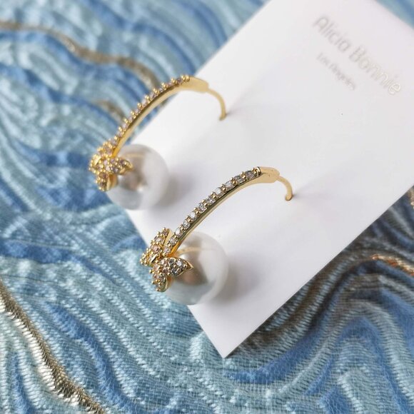Alicia Bonnie Fluttering Wonder Gold Pearl White Crystal Drop Earrings. NWT - Picture 2 of 3